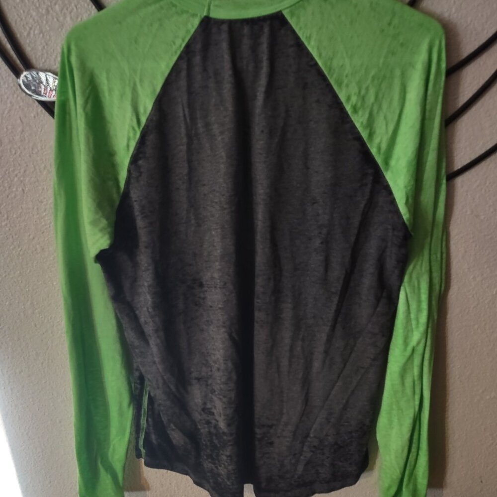 Society raglan